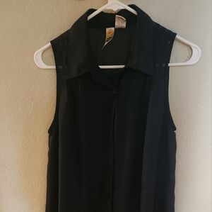 Mimi Chica Blue Sleeveless Button Down Blouse